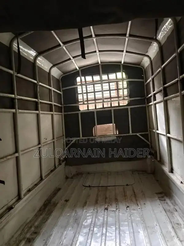 Suzuki Pickup Truck - Well-Maintained Leather Interior, Original Engin