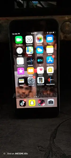 Smartphone with Power Button Issue, Compact Design