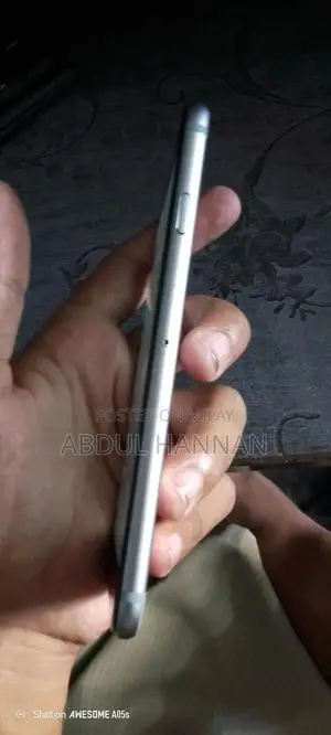 Smartphone with Power Button Issue, Compact Design