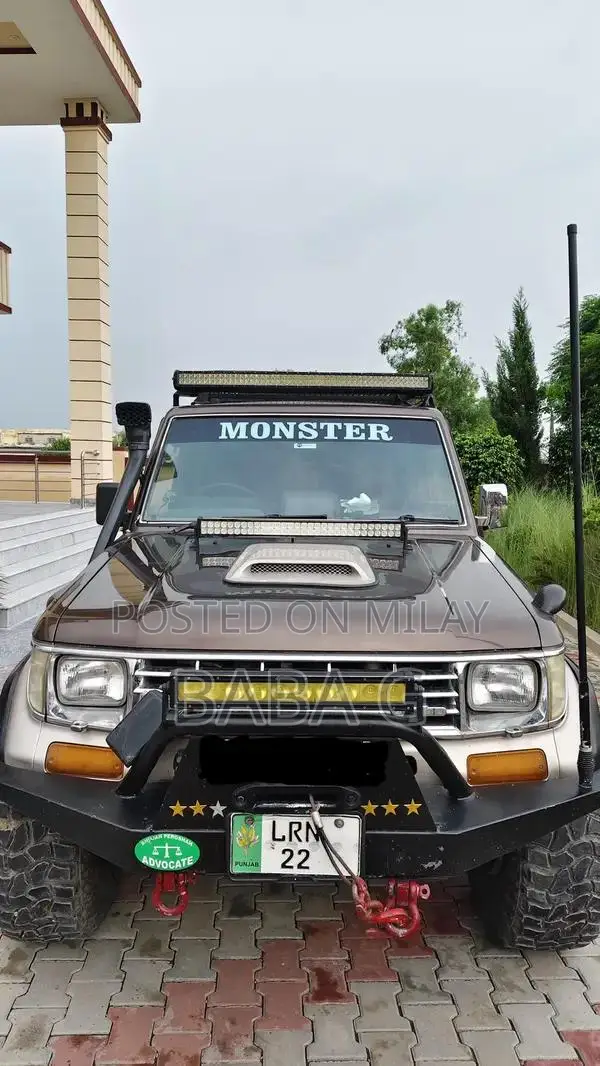 Toyota Land Cruiser Prado 4x4 SUV - Powerful Turbo Diesel