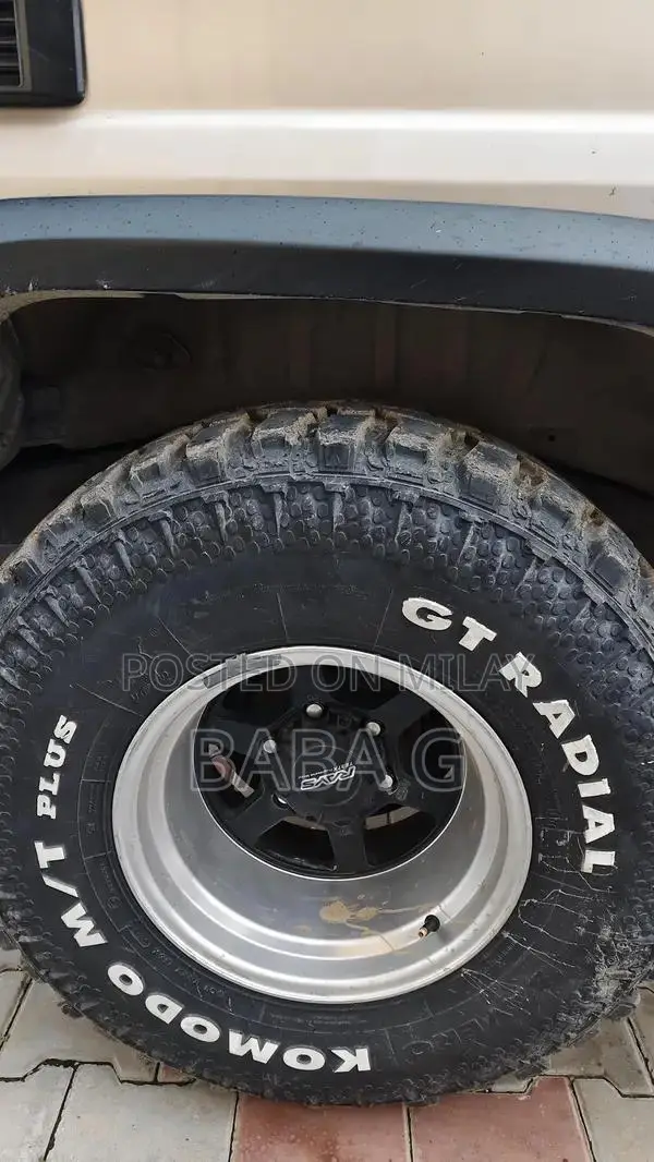 Toyota Land Cruiser Prado 4x4 SUV - Powerful Turbo Diesel