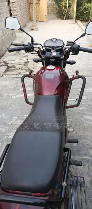 Suzuki GR 150 Motorcycle - Powerful Single-Cylinder Bike