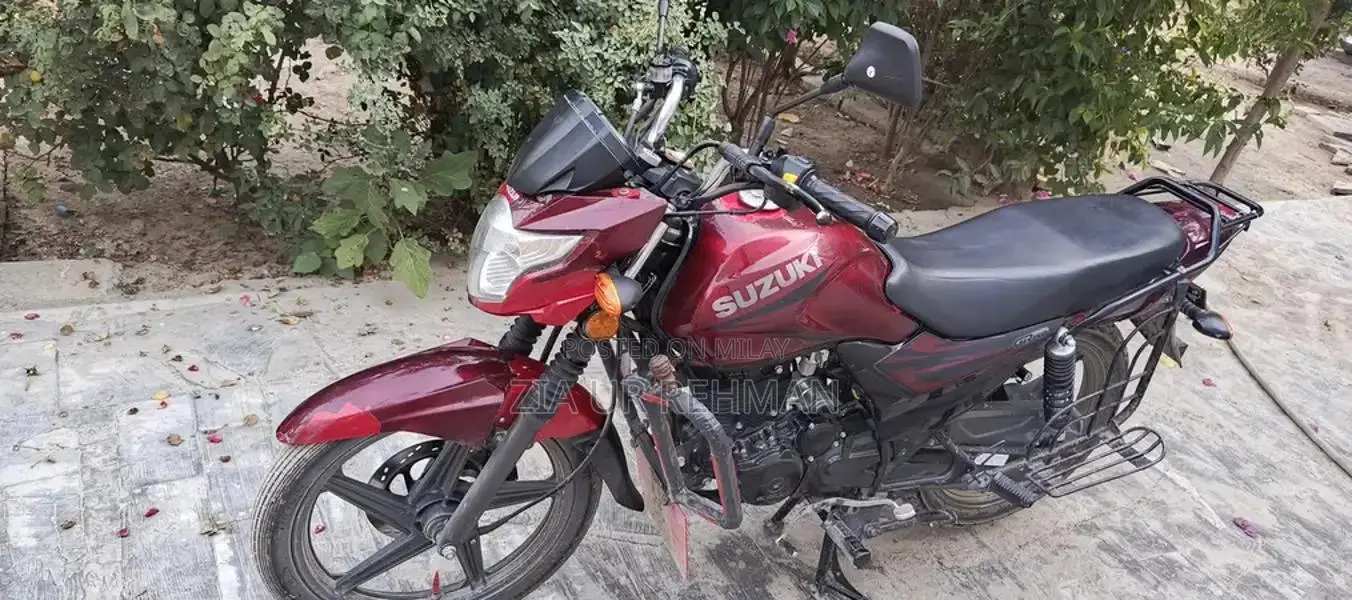 Suzuki GR 150 Motorcycle - Powerful Single-Cylinder Bike