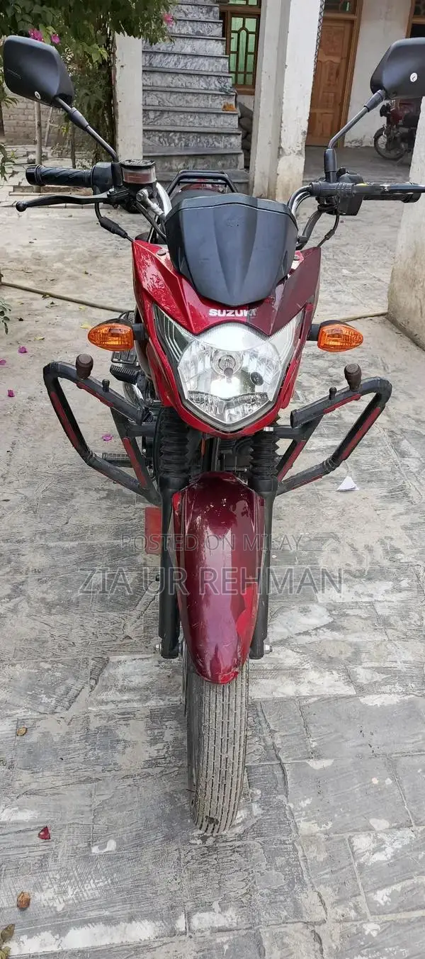 Suzuki GR 150 Motorcycle - Powerful Single-Cylinder Bike