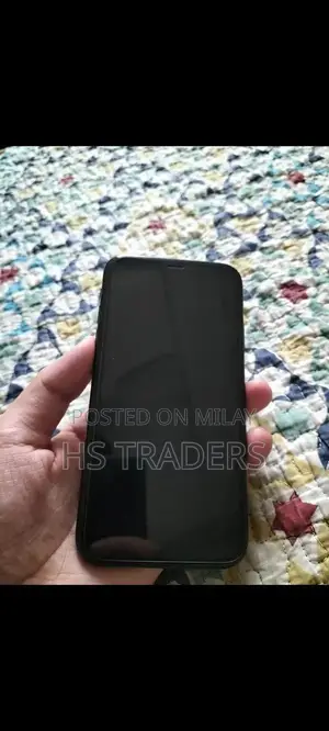 Apple iPhone Xr 128GB Smartphone - Excellent Condition