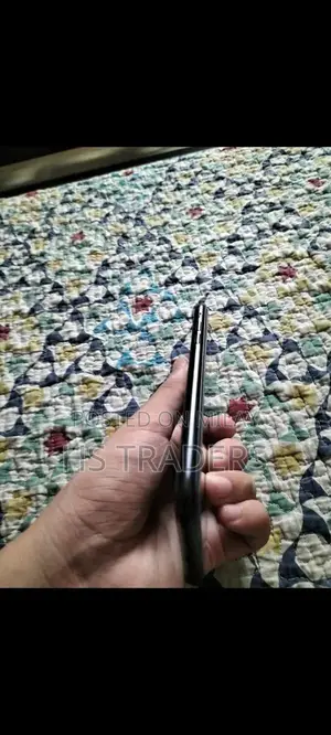 Apple iPhone Xr 128GB Smartphone - Excellent Condition