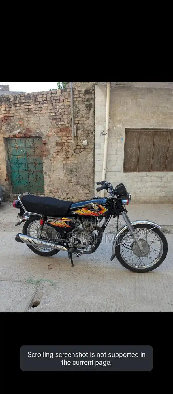 Honda CG 125 Motorcycle - Single Cylinder Black Bike