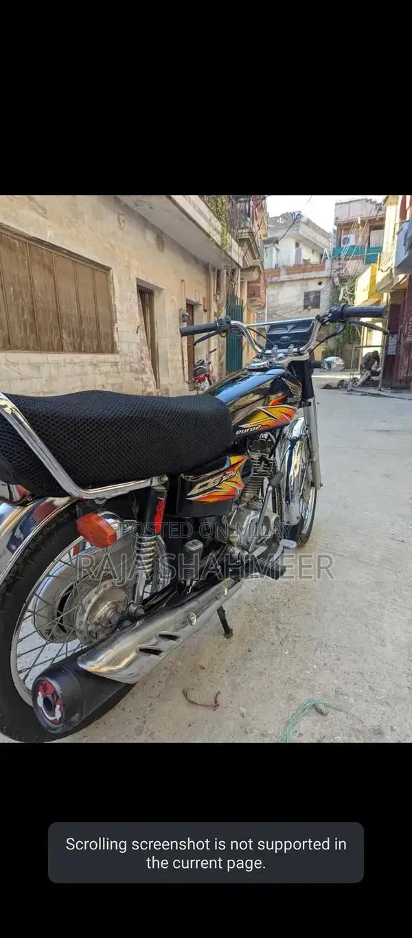 Honda CG 125 Motorcycle - Single Cylinder Black Bike