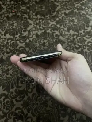 Apple iPhone 11 Pro 64GB Factory Unlocked Smartphone