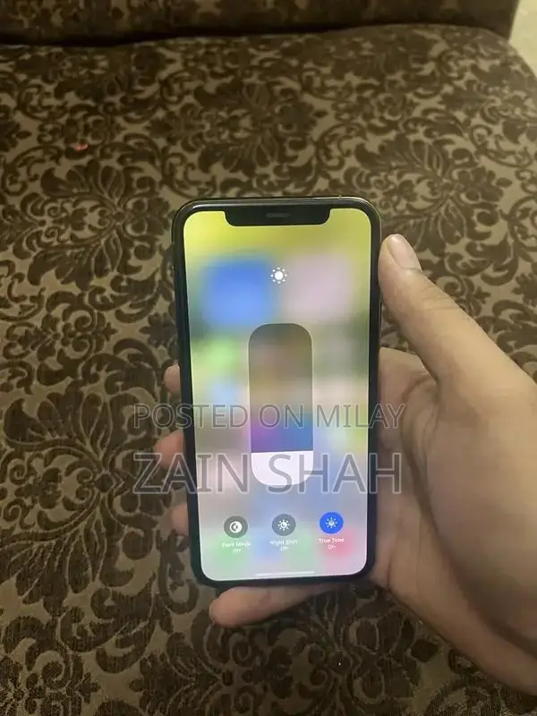 Apple iPhone 11 Pro 64GB Factory Unlocked Smartphone