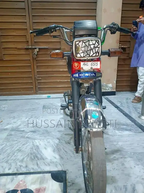 Honda CD 70 Motorcycle - Classic Commuter Bike