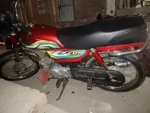 Honda 70 Motorcycle - Classic Commuter Bike