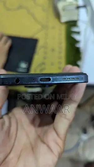 Infinix Hot 40 Smartphone - Pristine Condition with Original Accessori