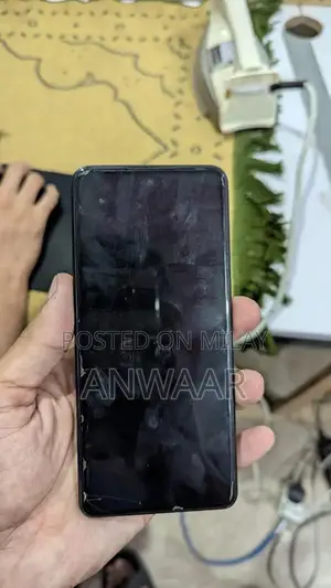 Infinix Hot 40 Smartphone - Pristine Condition with Original Accessori