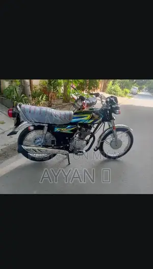 Black Honda 125cc Motorcycle - Lightly Used 2026 Model