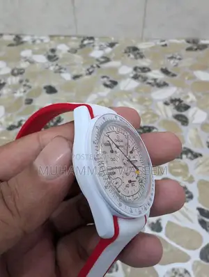 Omega Luxury Timepiece - Classic Stainless Steel Wristwatch