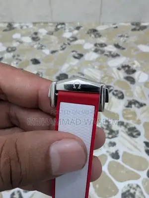 Omega Luxury Timepiece - Classic Stainless Steel Wristwatch