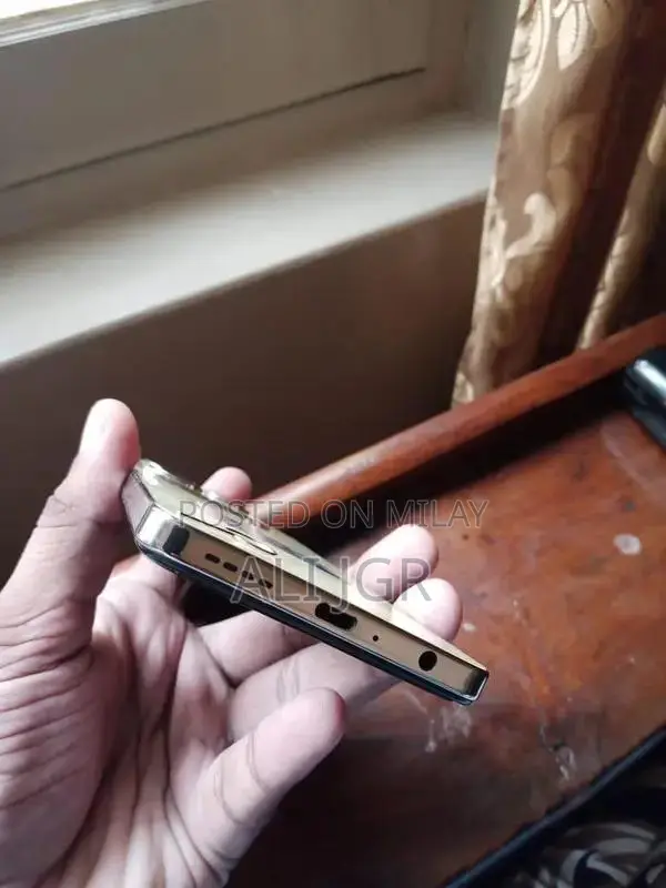 Infinix Hot 40 Smartphone - 8GB RAM, 256GB Storage