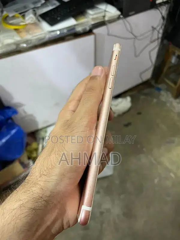 Apple iPhone 7 Plus 32GB Unlocked Smartphone