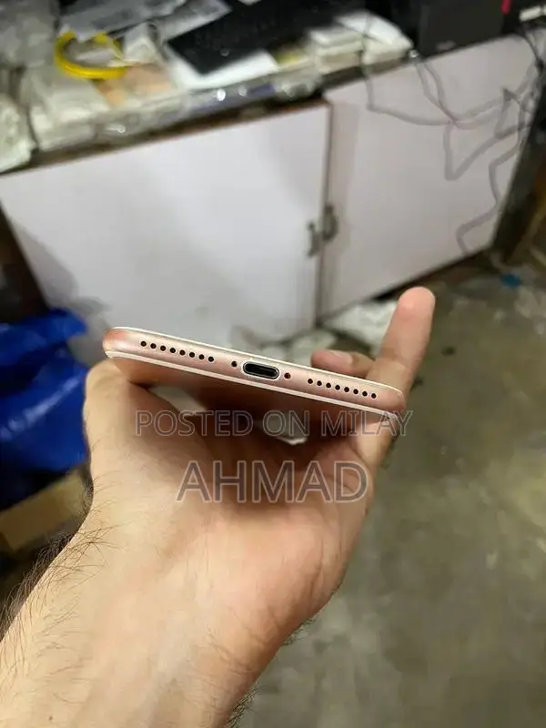 Apple iPhone 7 Plus 32GB Unlocked Smartphone