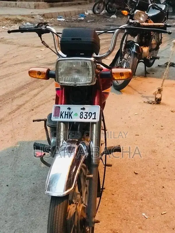 Honda 70 Motorcycle - Low Mileage Bike in Excellent Condition