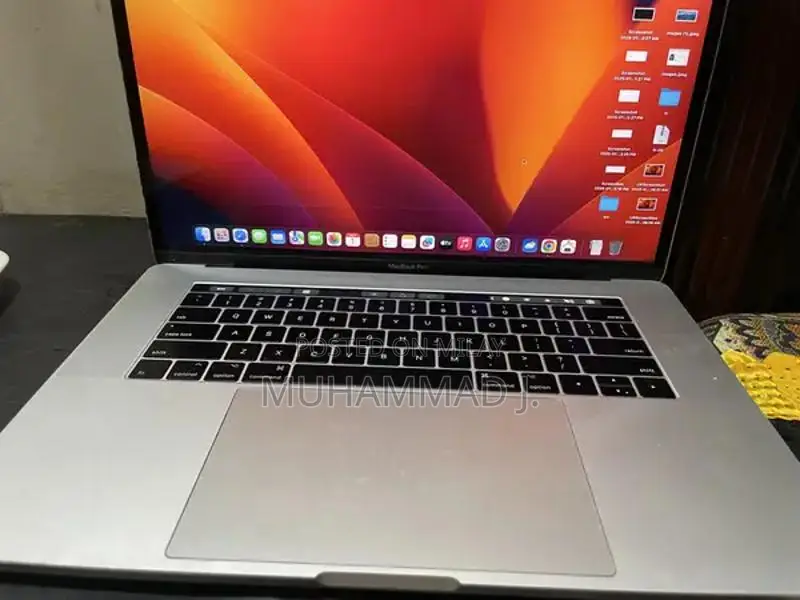 MacBook Pro 15-inch 2017 Quad-Core i7 Laptop