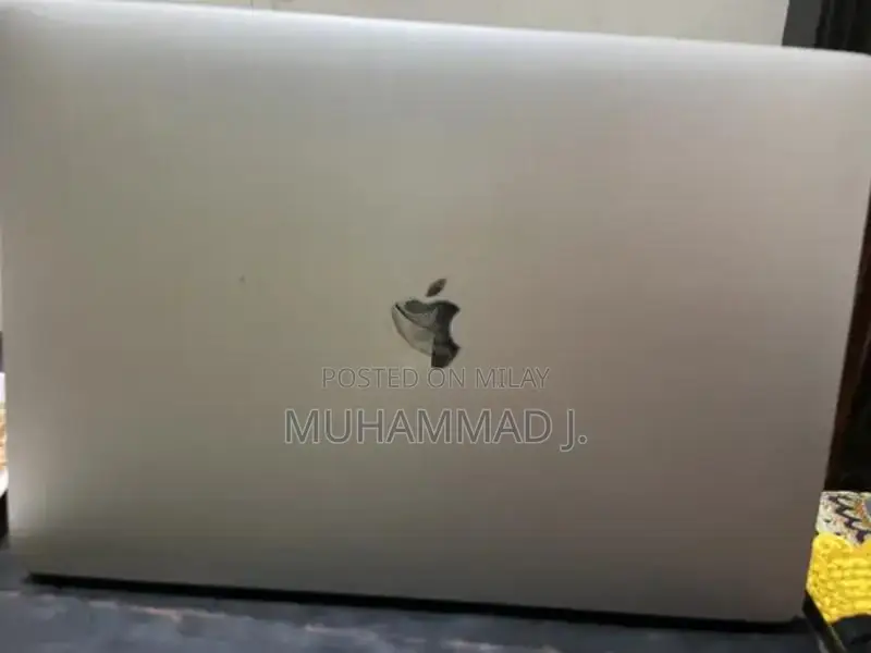 MacBook Pro 15-inch 2017 Quad-Core i7 Laptop