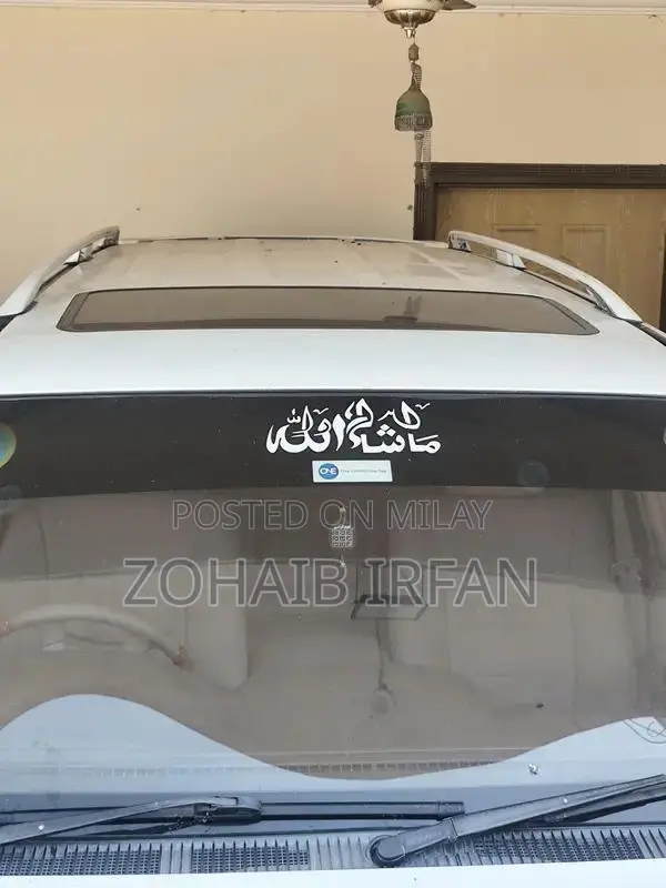 Toyota Land Cruiser 2001 SUV Four-Door Reliable Off-Road Vehicle