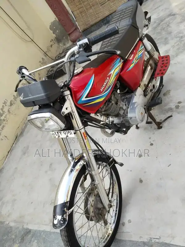 Honda 125 Motorcycle in Excellent Condition