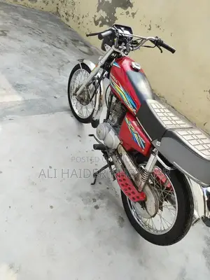 Honda 125 Motorcycle in Excellent Condition