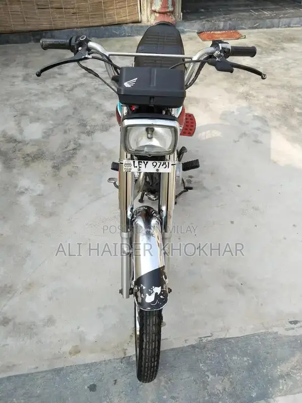 Honda 125 Motorcycle in Excellent Condition