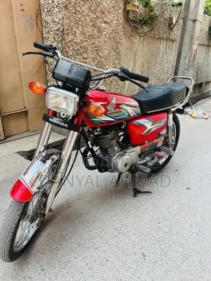 Photo - Honda 125cc Motorcycle 2022 Model with 2023 Body Shape