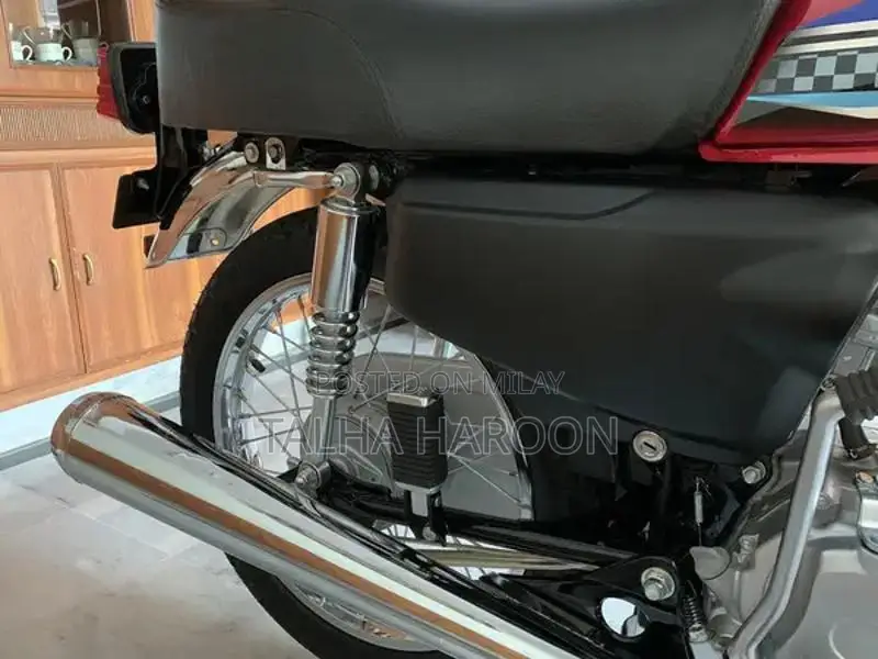 Honda CG 125 Motorcycle - 2024 Model Low Mileage Commuter Bike