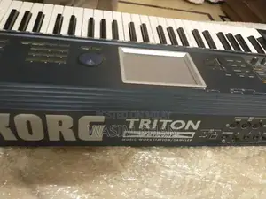 Korg Triton Extreme 61-Key Music Workstation Synthesizer