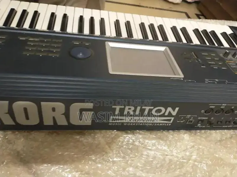 Korg Triton Extreme 61-Key Music Workstation Synthesizer