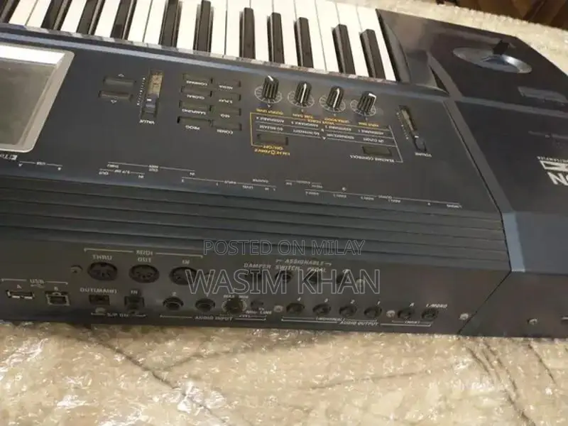 Korg Triton Extreme 61-Key Music Workstation Synthesizer