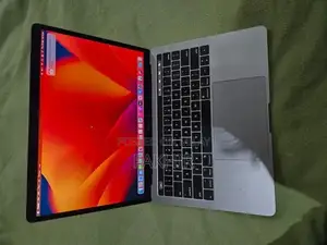 MacBook Pro 2017 Core i7 with Touch Bar, 16GB RAM