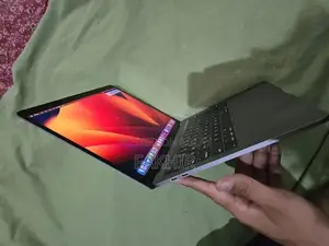 MacBook Pro 2017 Core i7 with Touch Bar, 16GB RAM