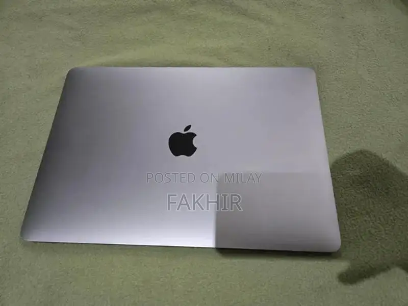 MacBook Pro 2017 Core i7 with Touch Bar, 16GB RAM