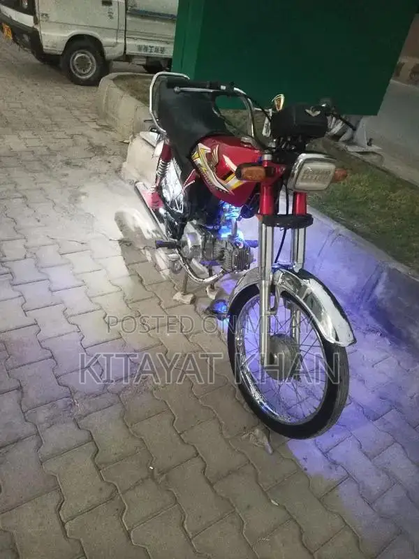 United Motorcycle New Model with Powerful Engine