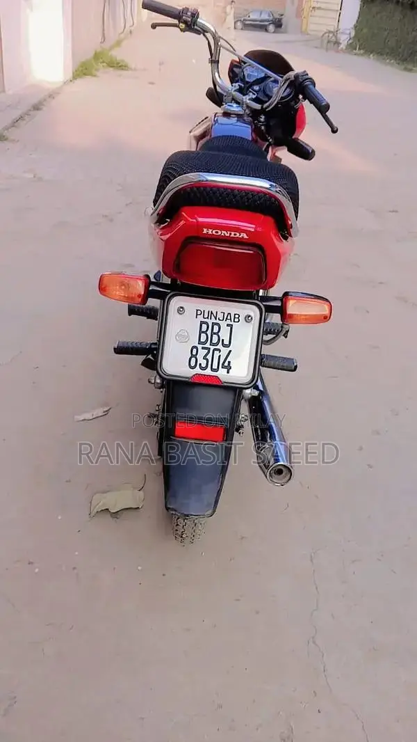 2026 CD 70 Dream Motorcycle - Latest Model Available