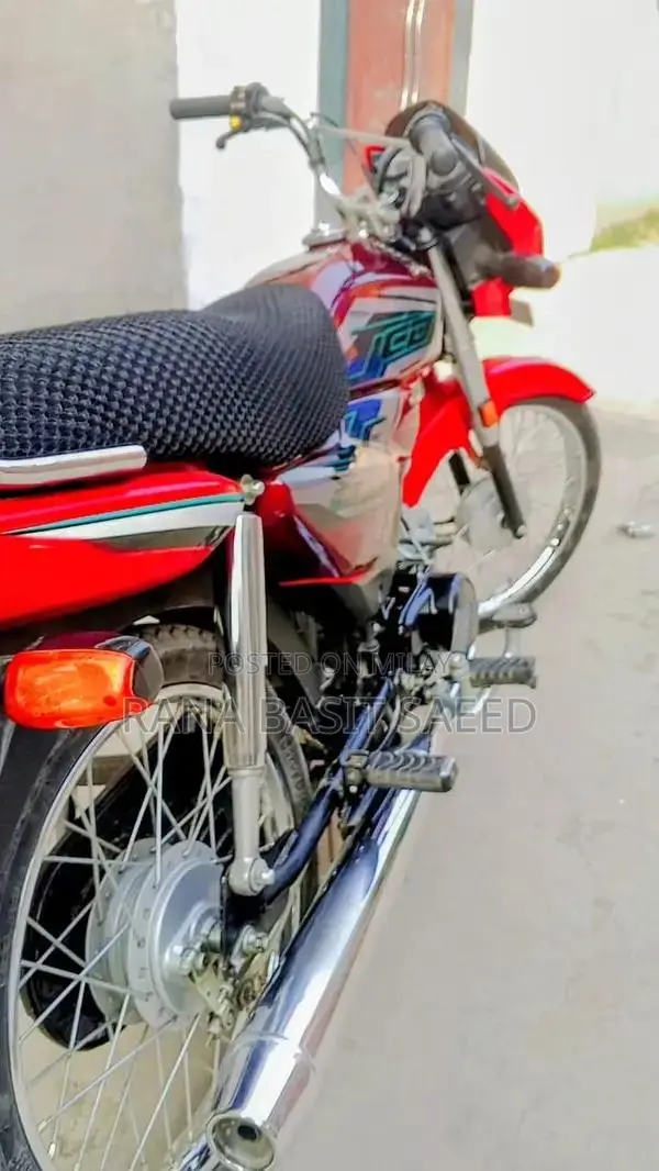 2026 CD 70 Dream Motorcycle - Latest Model Available