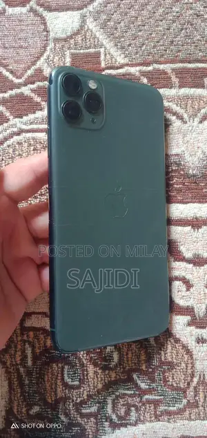 Apple iPhone 11 Pro Max Factory Unlocked Smartphone