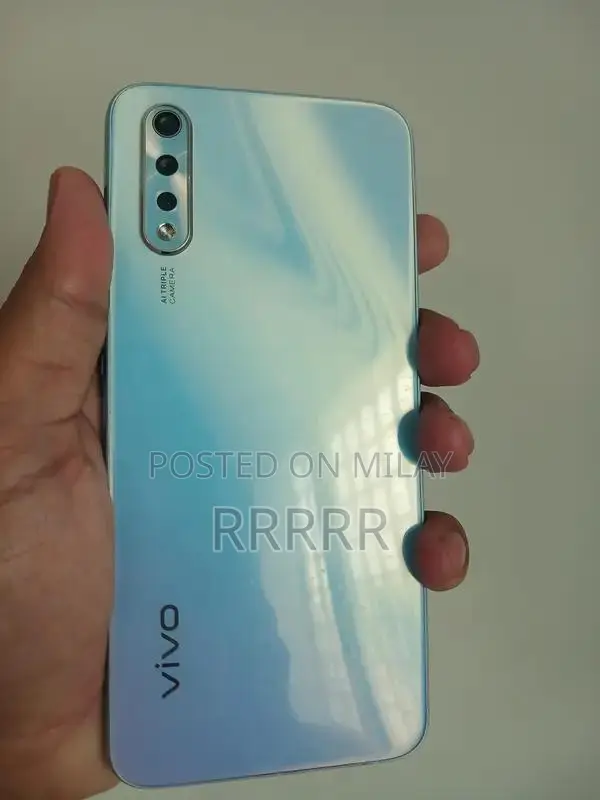 Mid-Range Smartphone with Super AMOLED Display and Triple Camera