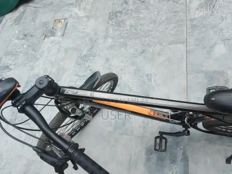 29-Inch Imported Mountain Bike with Aluminum Frame