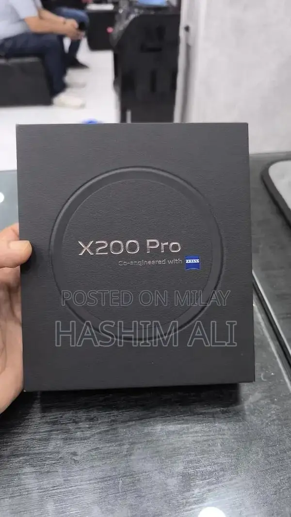 High-Performance Smartphone with 12GB RAM and 256GB Storage