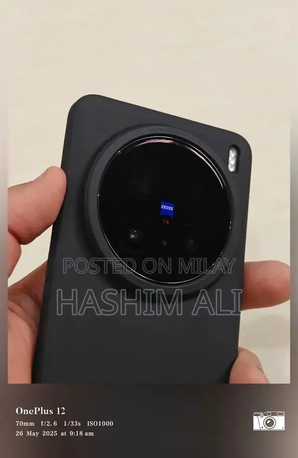 High-Performance Smartphone with 12GB RAM and 256GB Storage