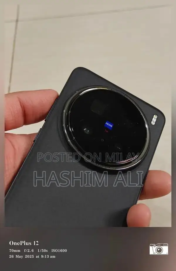 High-Performance Smartphone with 12GB RAM and 256GB Storage