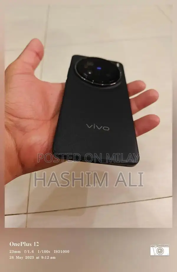 High-Performance Smartphone with 12GB RAM and 256GB Storage