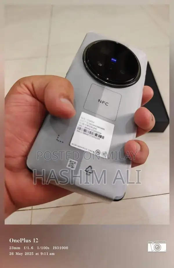 High-Performance Smartphone with 12GB RAM and 256GB Storage